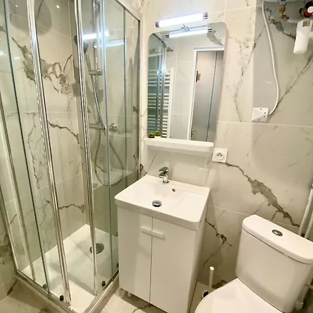 New 448 Wilson - Cosy Center Apartment